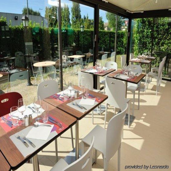 Hotel Campanile Valence Sud Exterior foto